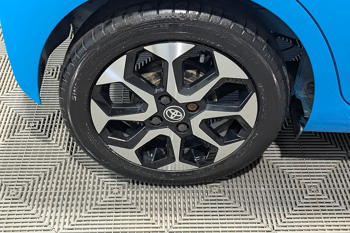 Used 2019 Toyota Aygo X-Trend Blue - Interior and Exterior details 10