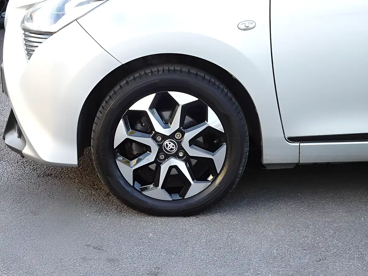 Used 2019 Toyota Aygo X-Trend Silver Splash - Interior and Exterior details 18