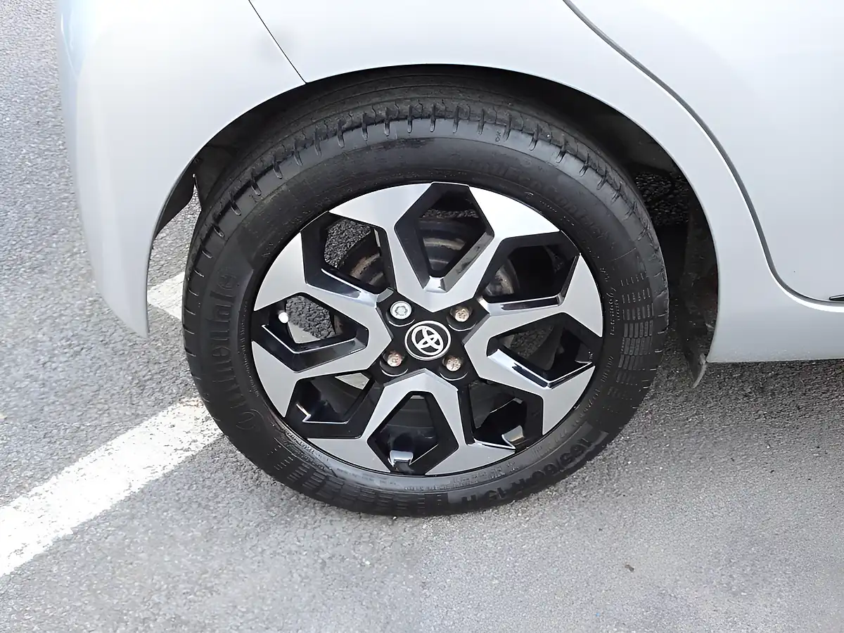 Used 2019 Toyota Aygo X-Trend Silver Splash - Interior and Exterior details 20