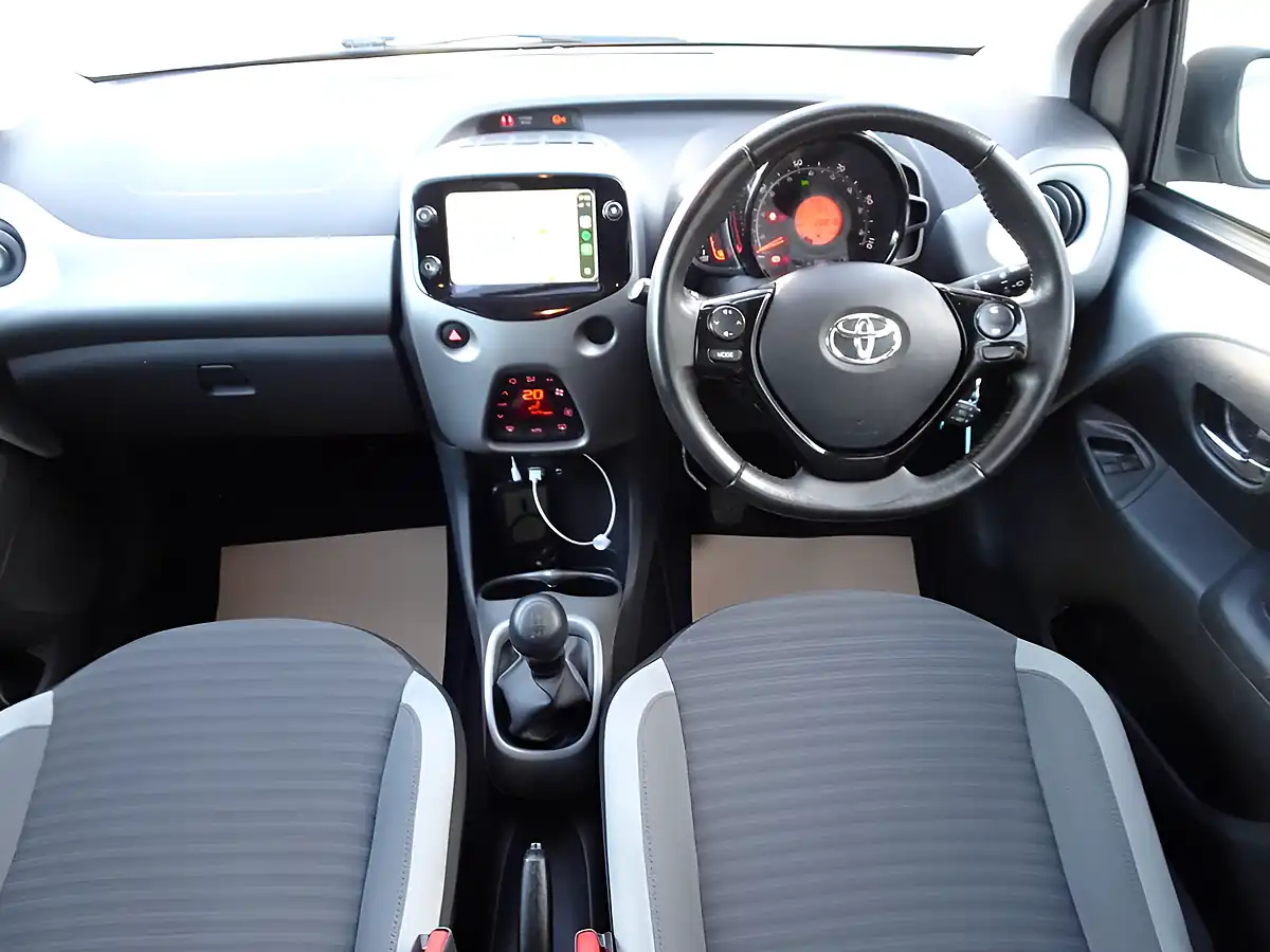 Used 2019 Toyota Aygo X-Trend Silver Splash - Interior and Exterior details 6