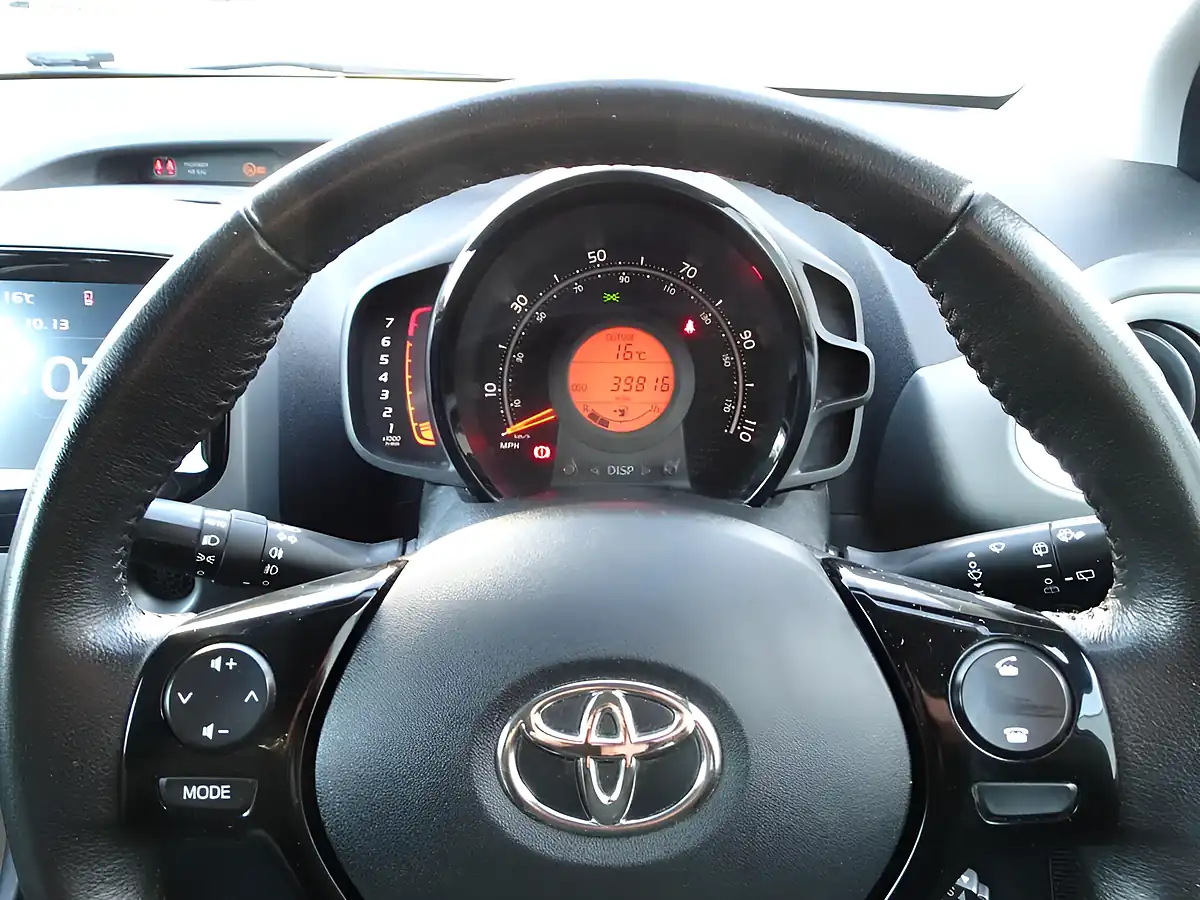 Used 2019 Toyota Aygo X-Trend Silver Splash - Interior and Exterior details 7