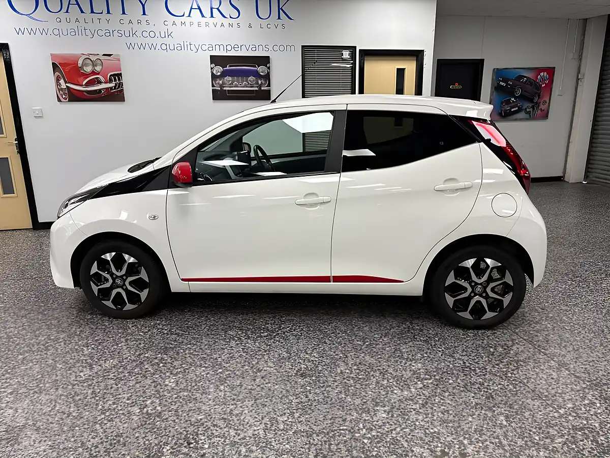 Used 2019 Toyota Aygo X-Trend White - Interior and Exterior details 14