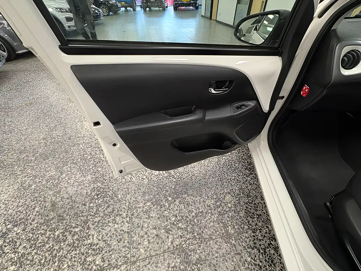 Used 2019 Toyota Aygo X-Trend White - Interior and Exterior details 18