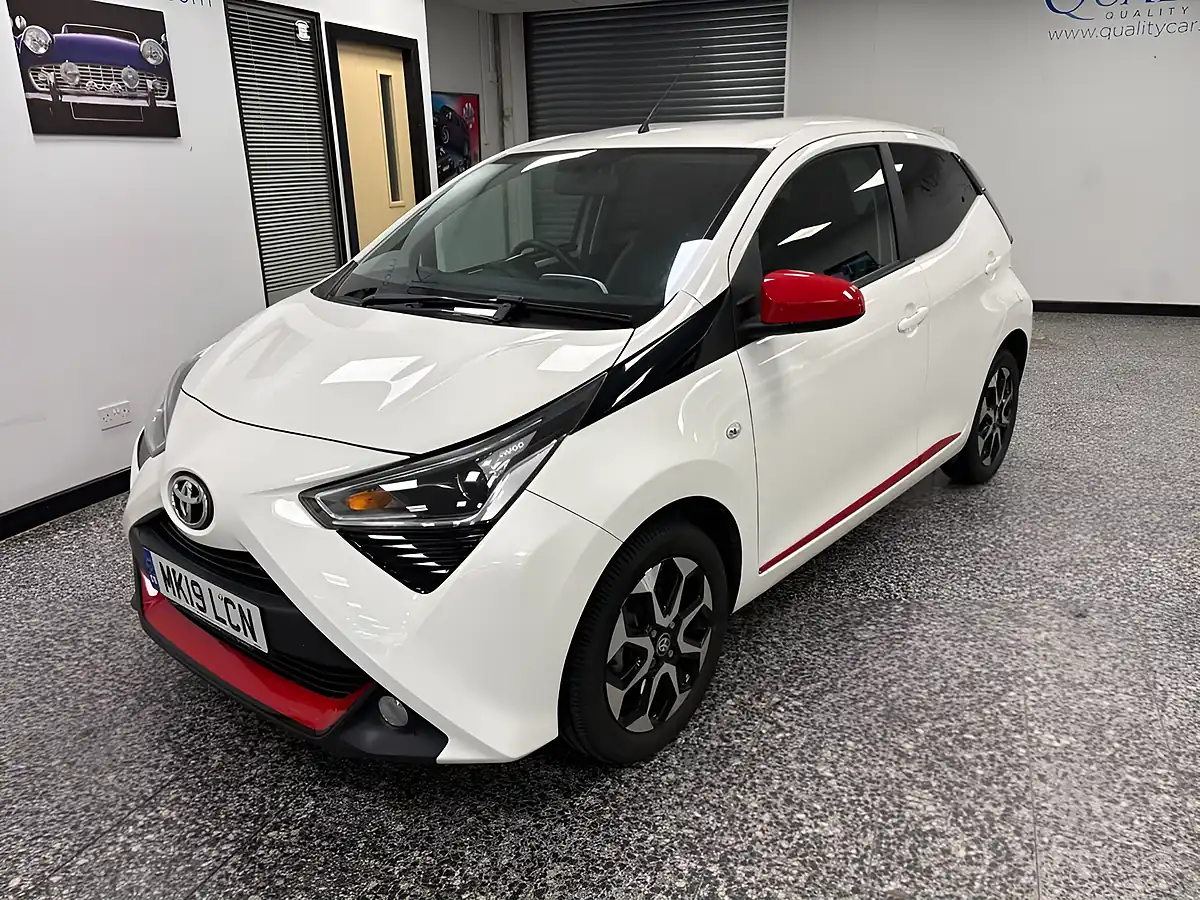 Used 2019 Toyota Aygo X-Trend White - Interior and Exterior details 5