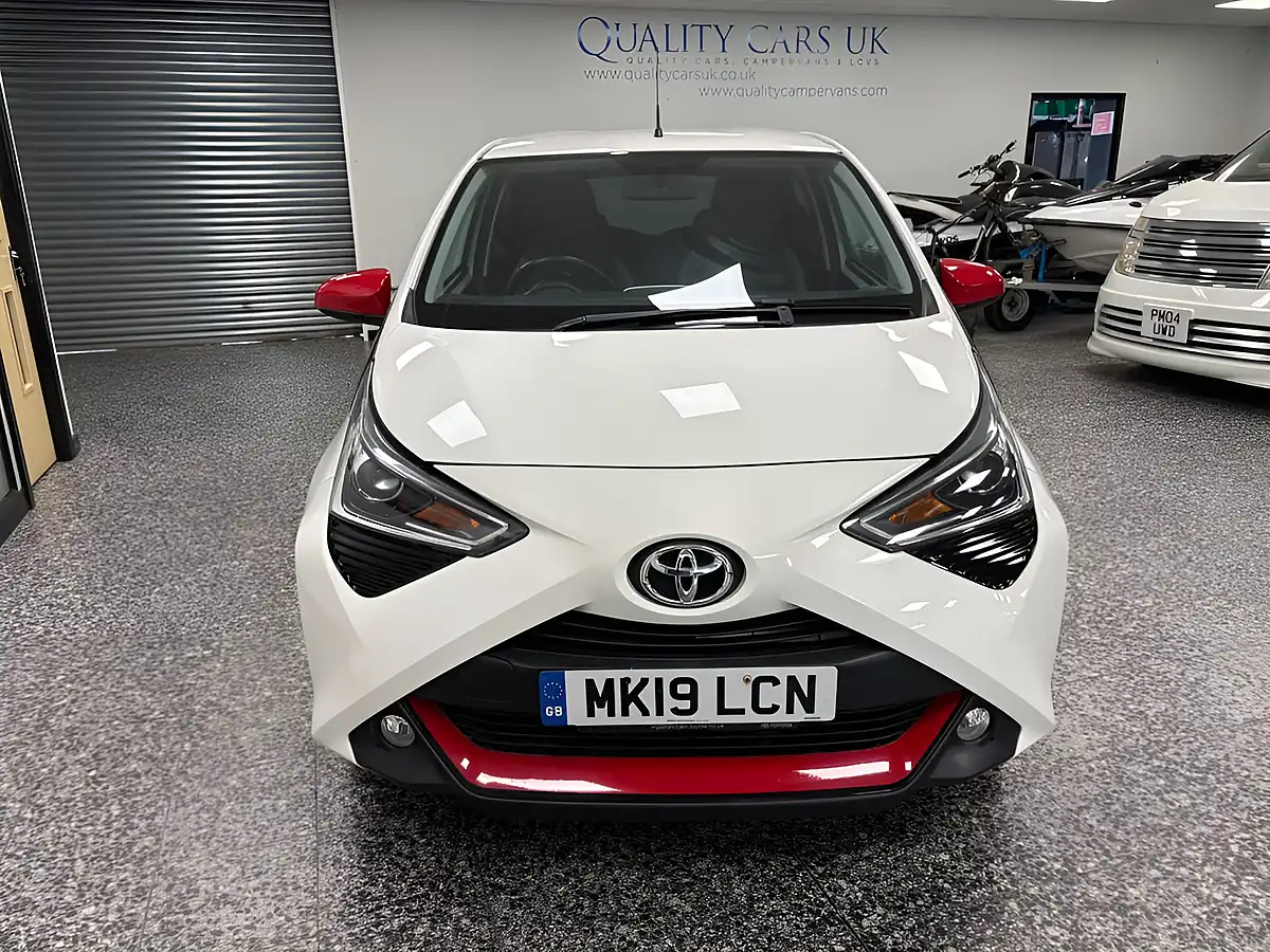 Used 2019 Toyota Aygo X-Trend White - Interior and Exterior details 8