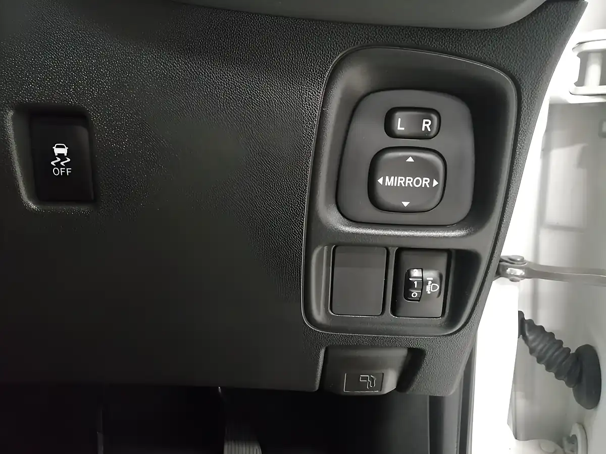 Used 2019 Toyota Aygo X-Trend White - Interior and Exterior details 20