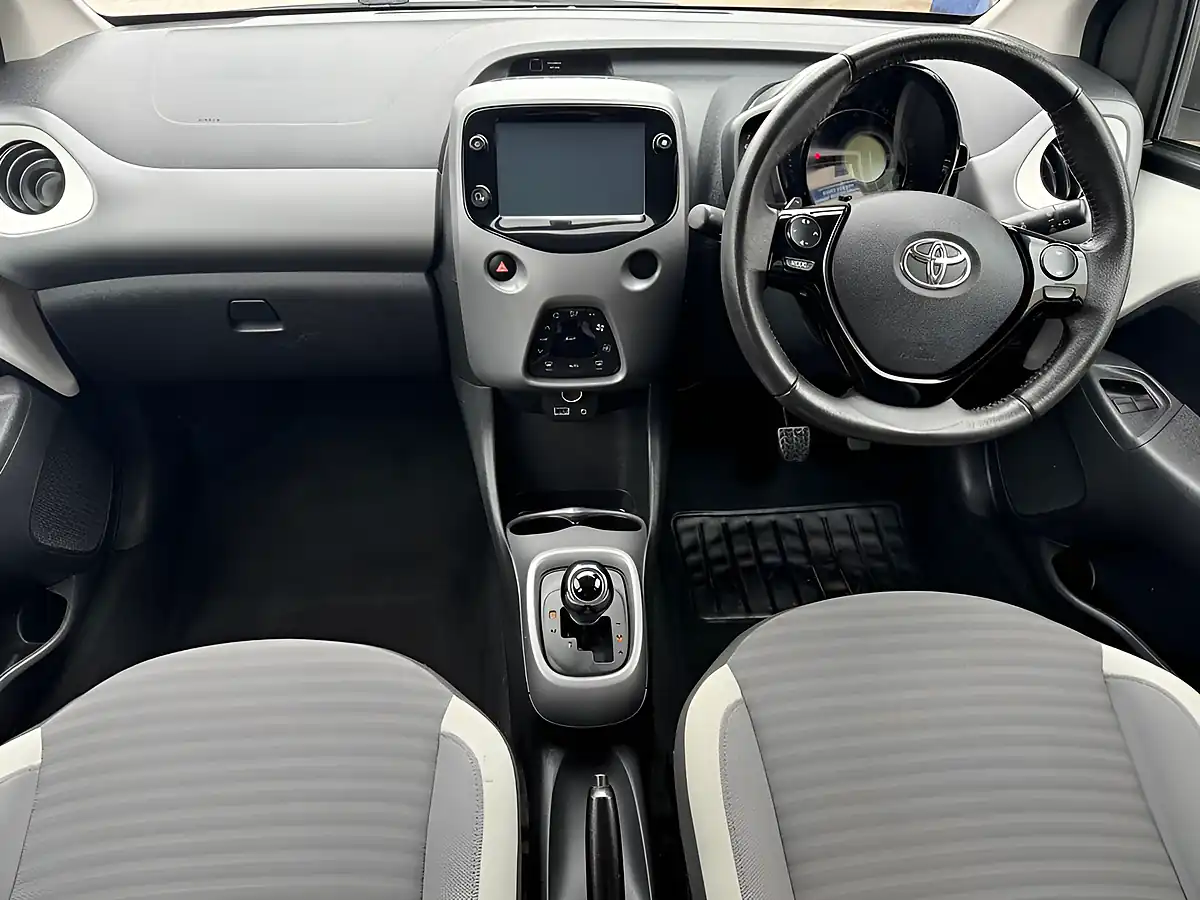 Used 2019 Toyota Aygo X-Trend White - Interior and Exterior details 10