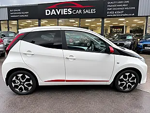 Used 2019 Toyota Aygo X-Trend White - Interior and Exterior details 11