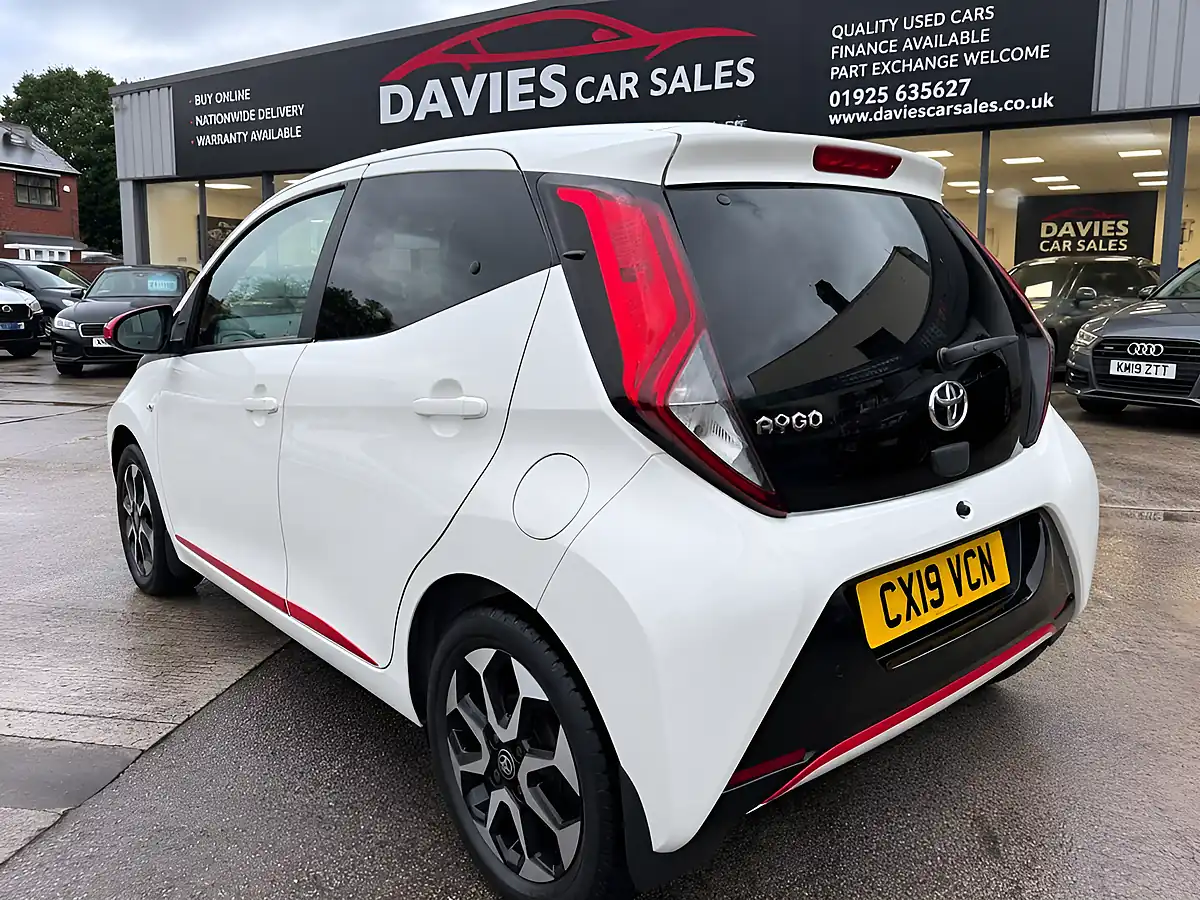 Used 2019 Toyota Aygo X-Trend White - Interior and Exterior details 4