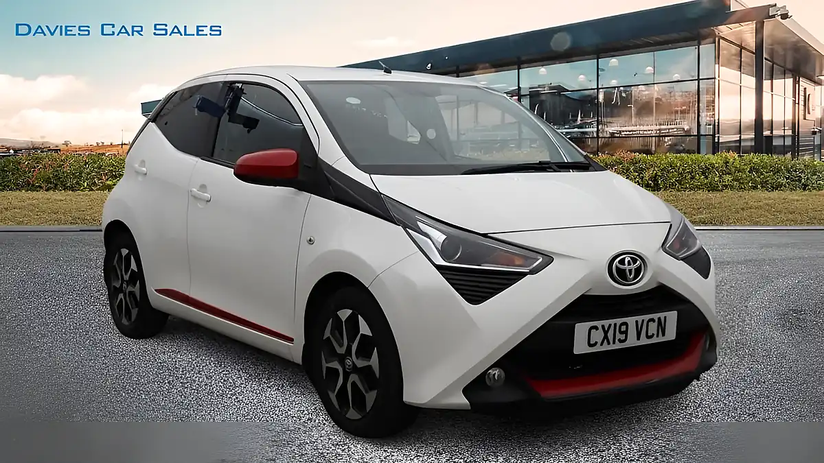 Used 2019 Toyota Aygo X-Trend White - Interior and Exterior details 6