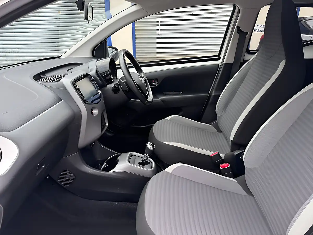 Used 2019 Toyota Aygo X-Trend White - Interior and Exterior details 8