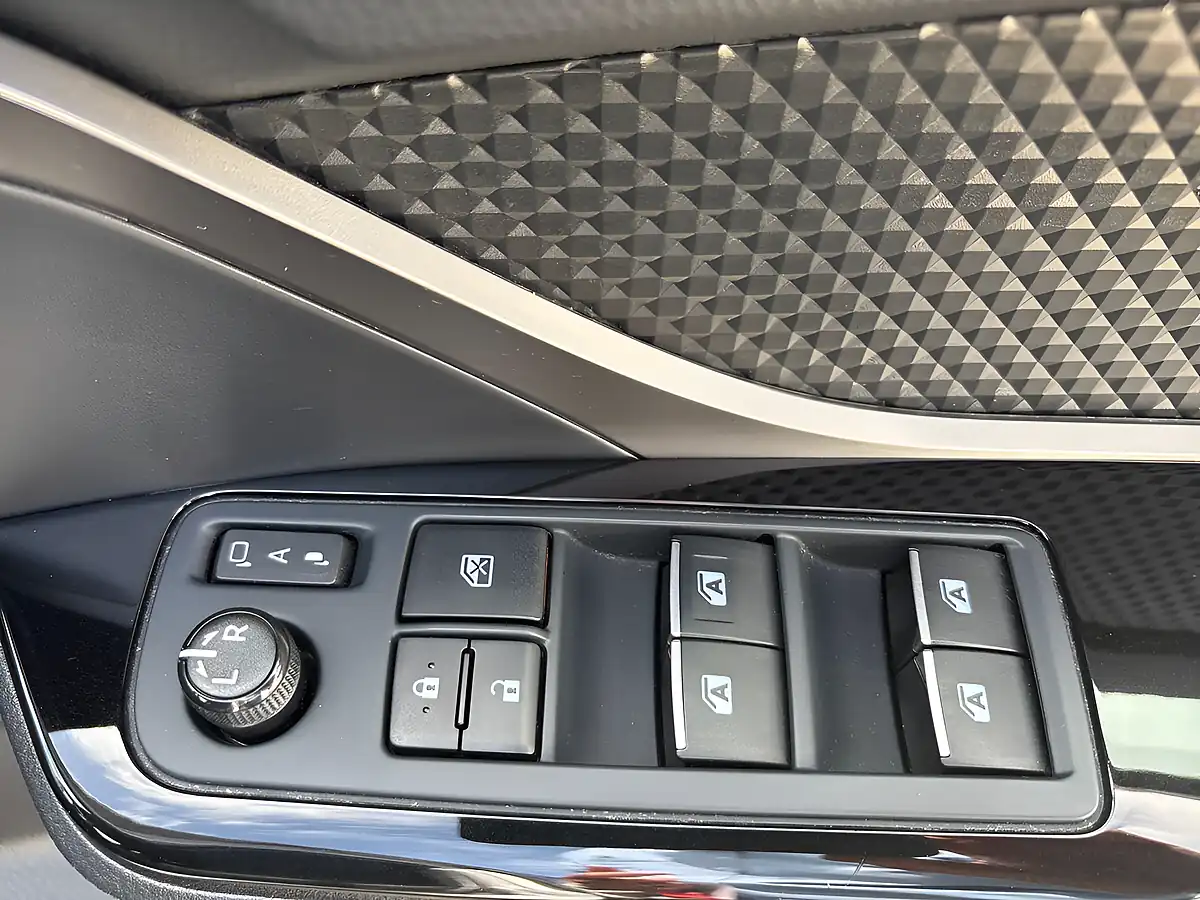 Used 2019 Toyota C-Hr Design Silver - Interior and Exterior details 11