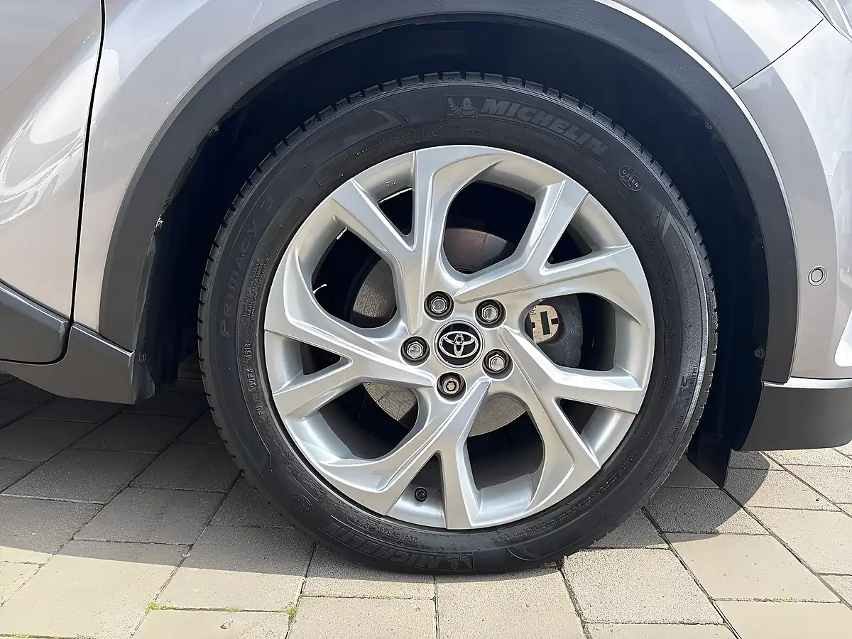 Used 2019 Toyota C-Hr Design Silver - Interior and Exterior details 6