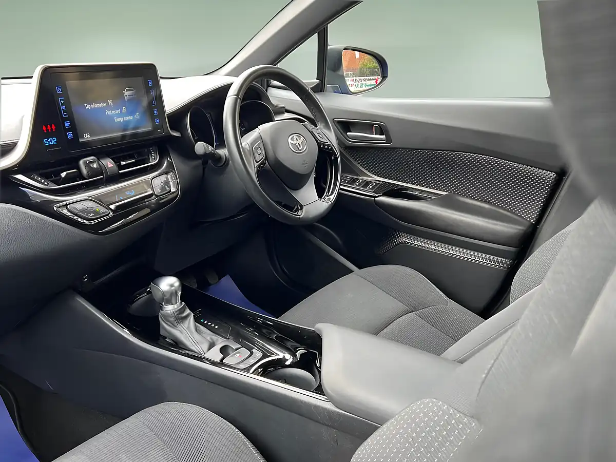 Used 2019 Toyota C-Hr Dynamic Blue - Interior and Exterior details 12