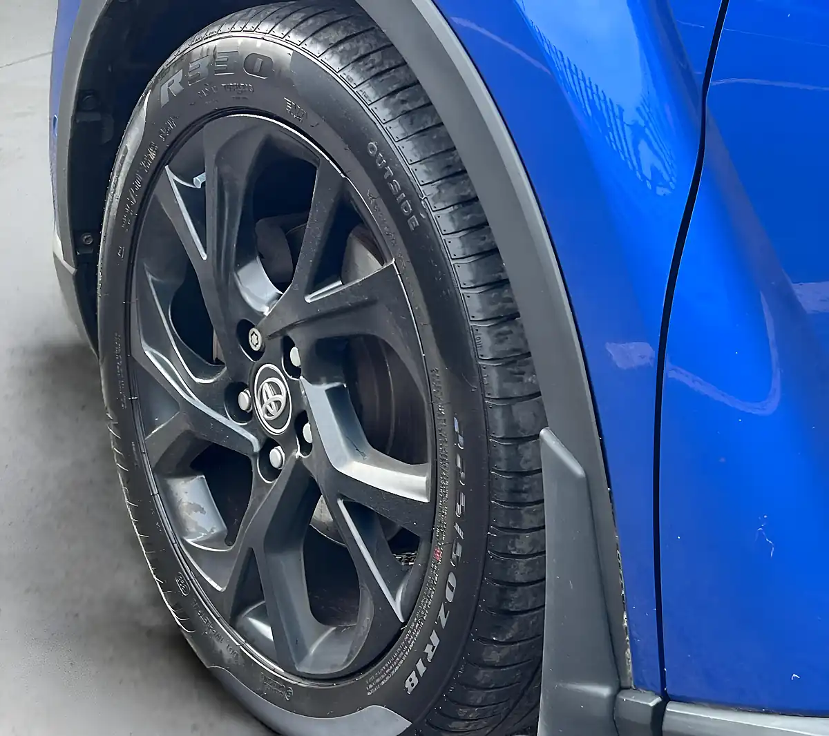 Used 2019 Toyota C-Hr Dynamic Blue - Interior and Exterior details 13