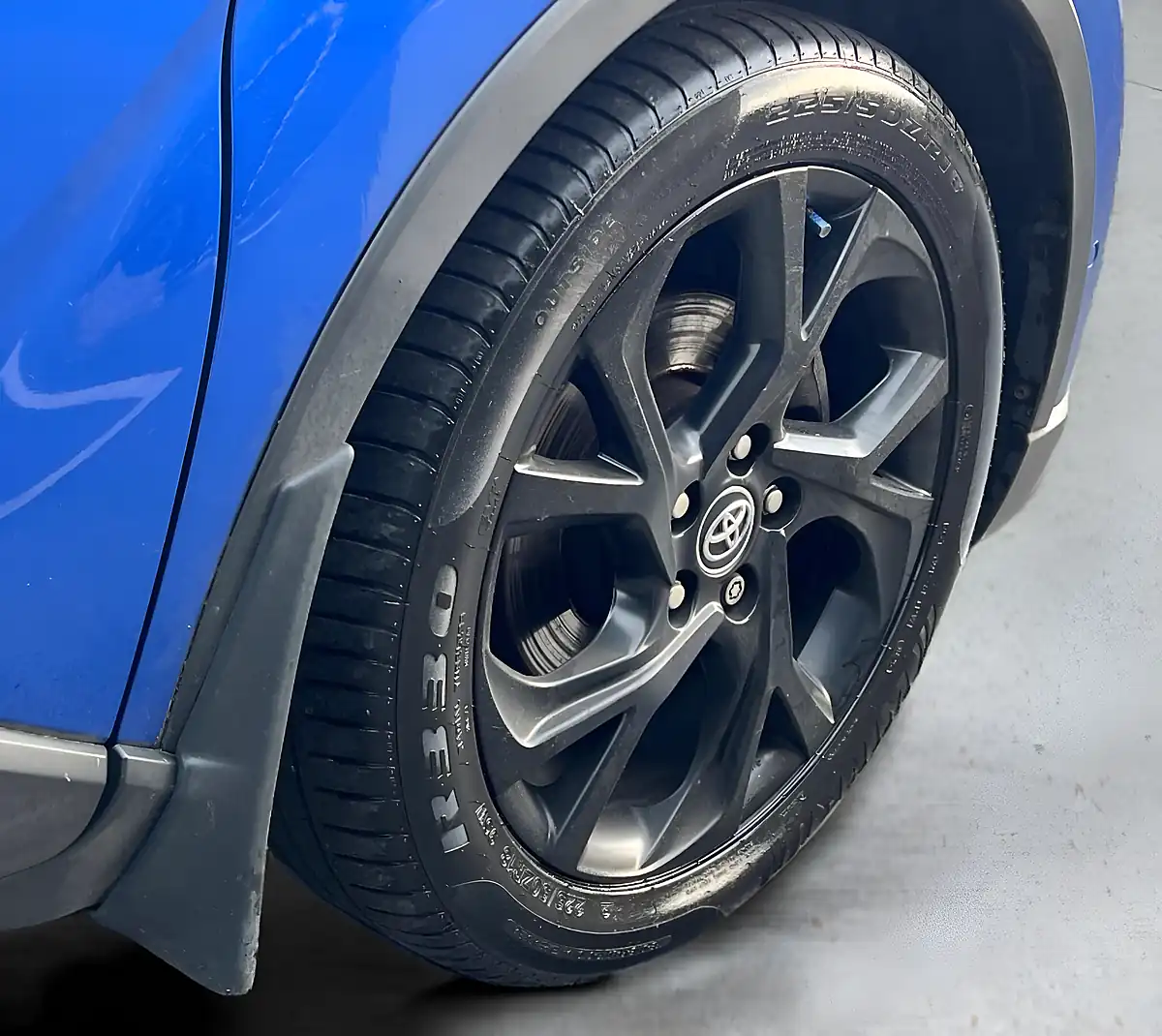 Used 2019 Toyota C-Hr Dynamic Blue - Interior and Exterior details 15