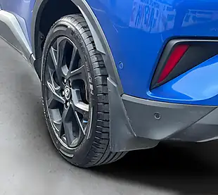 Used 2019 Toyota C-Hr Dynamic Blue - Interior and Exterior details 16