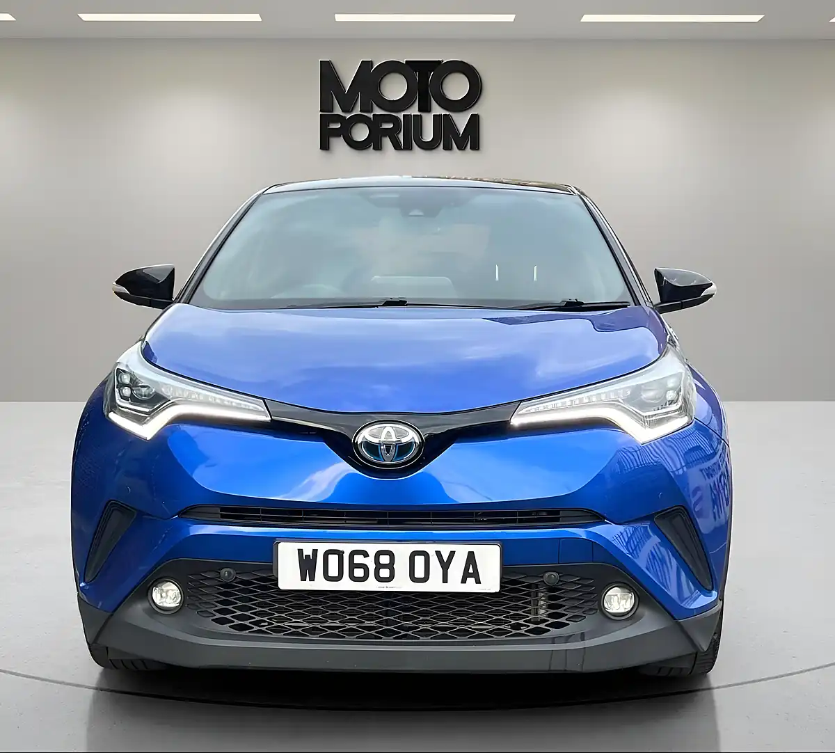 Used 2019 Toyota C-Hr Dynamic Blue - Interior and Exterior details 3