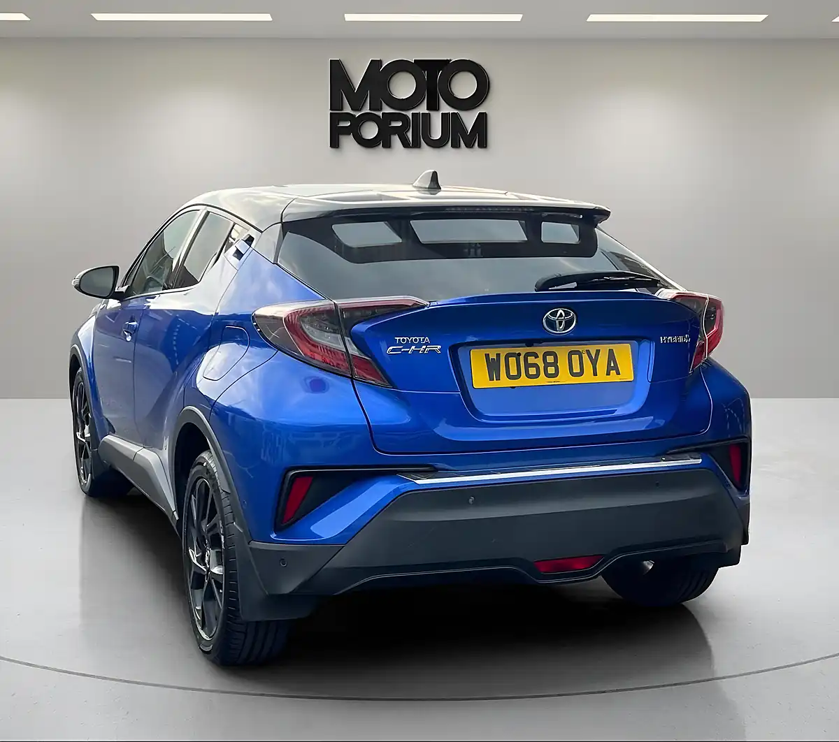 Used 2019 Toyota C-Hr Dynamic Blue - Interior and Exterior details 5