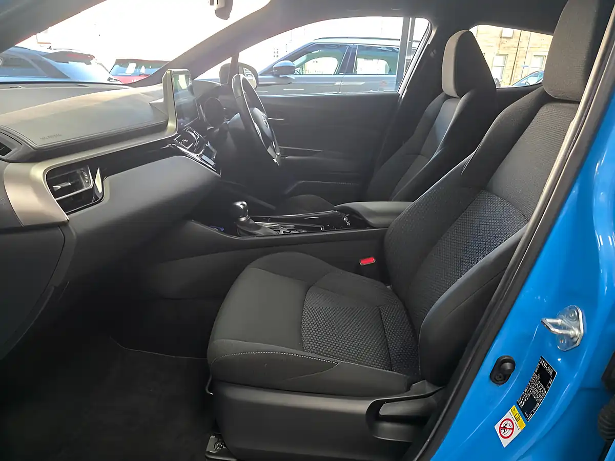 Used 2019 Toyota C-Hr Dynamic Blue - Interior and Exterior details 12