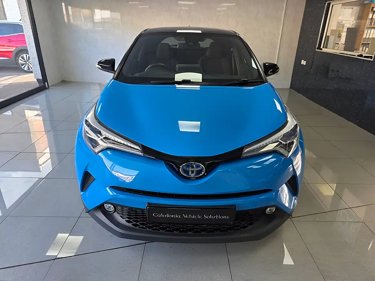 Used 2019 Toyota C-Hr Dynamic Blue - Interior and Exterior details 14
