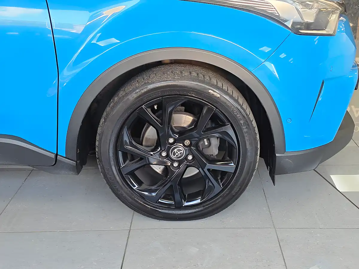Used 2019 Toyota C-Hr Dynamic Blue - Interior and Exterior details 15