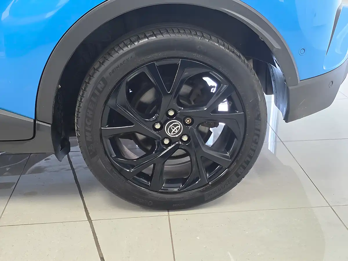 Used 2019 Toyota C-Hr Dynamic Blue - Interior and Exterior details 17