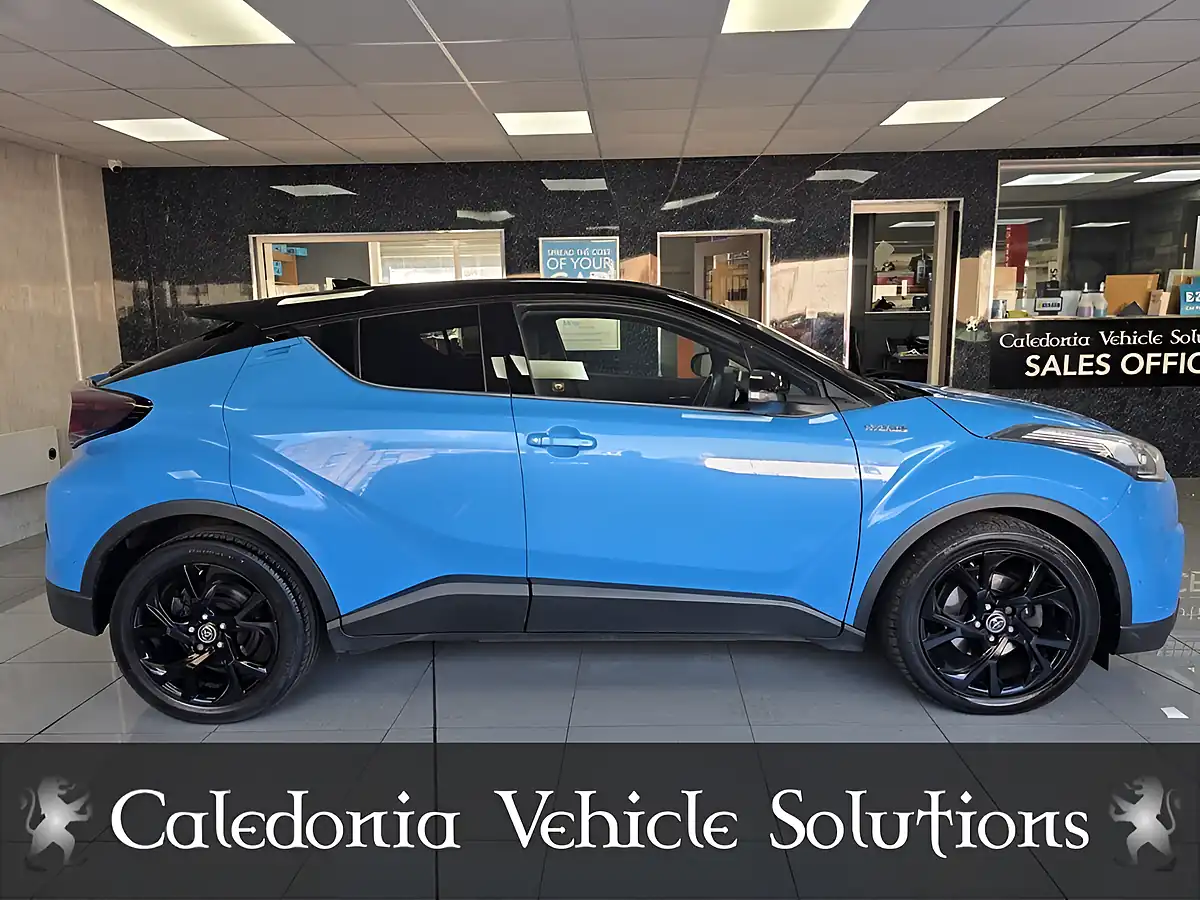 Used 2019 Toyota C-Hr Dynamic Blue - Interior and Exterior details 8