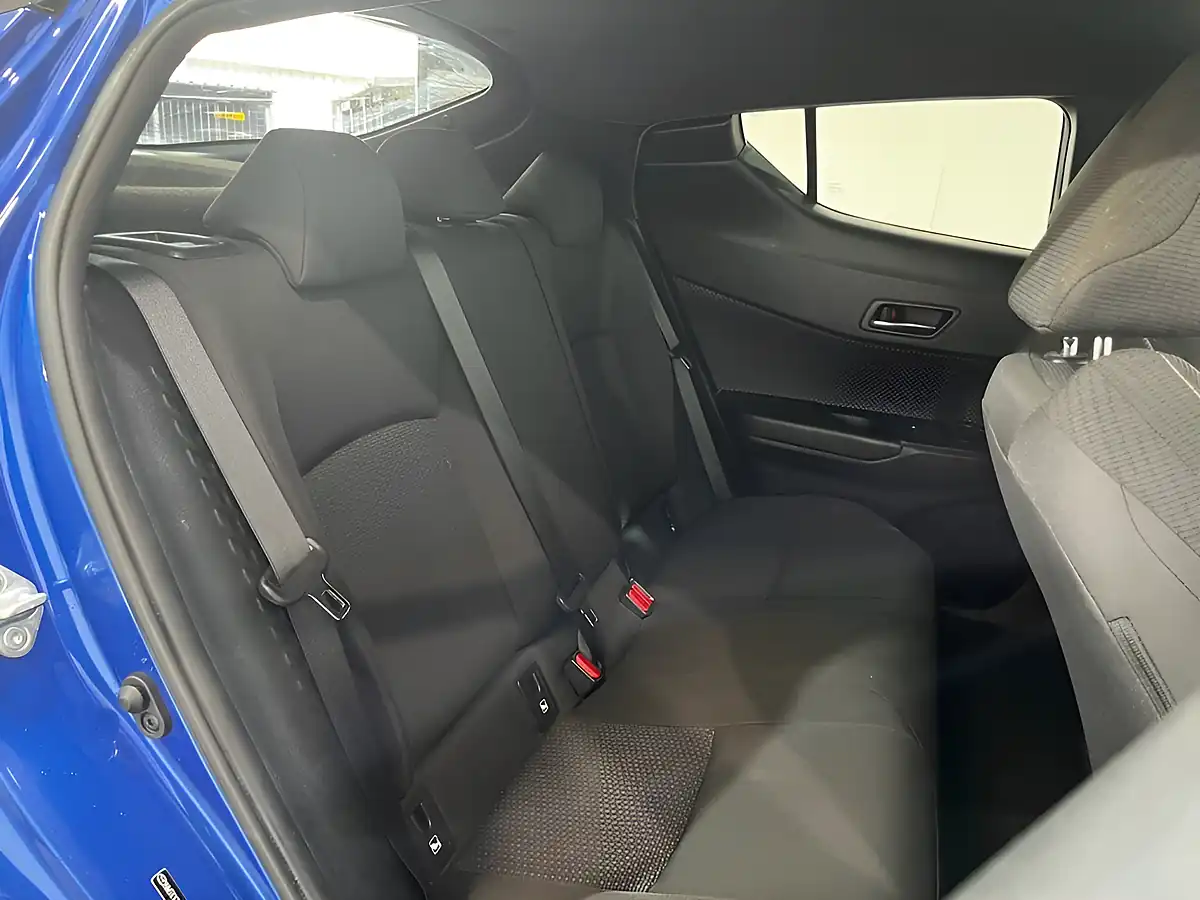 Used 2019 Toyota C-Hr Dynamic Blue - Interior and Exterior details 15