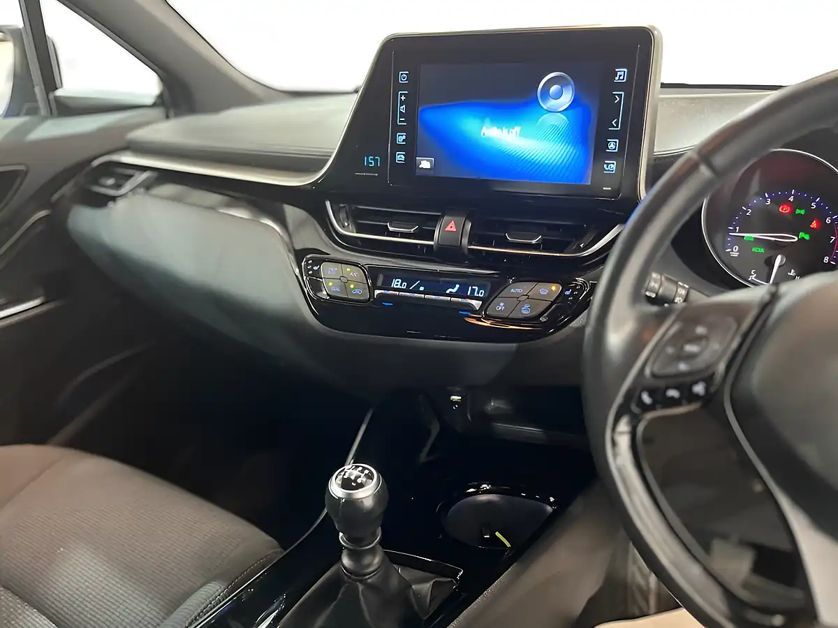 Used 2019 Toyota C-Hr Dynamic Blue - Interior and Exterior details 16