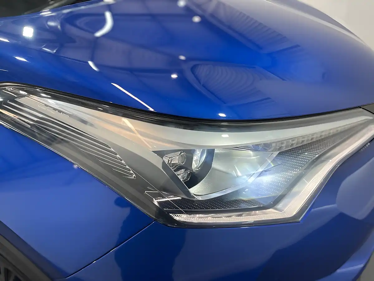 Used 2019 Toyota C-Hr Dynamic Blue - Interior and Exterior details 7