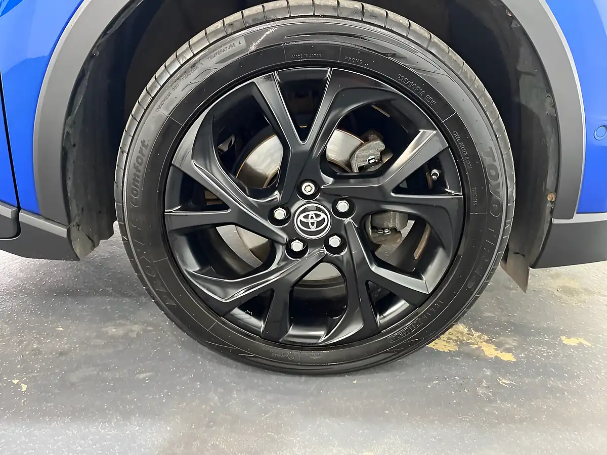 Used 2019 Toyota C-Hr Dynamic Blue - Interior and Exterior details 8