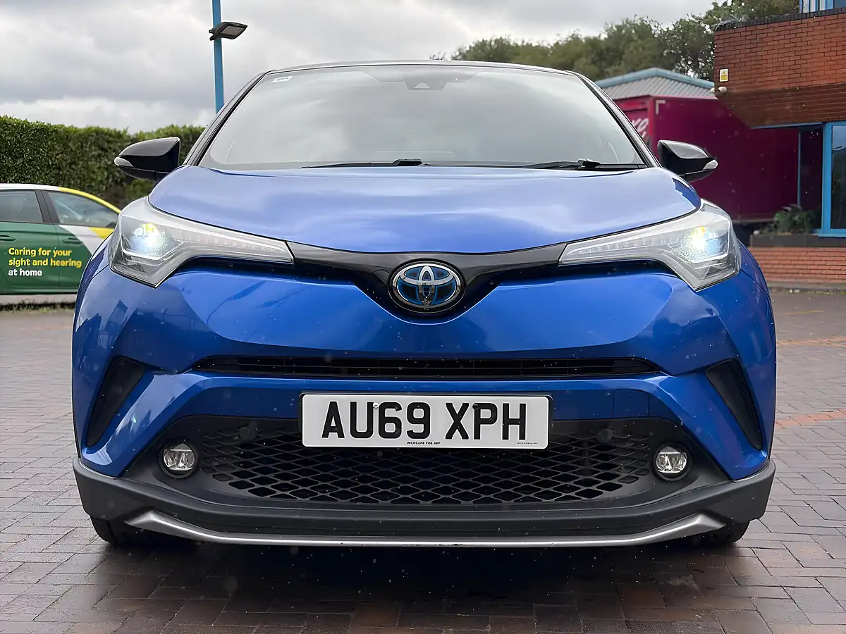 Used 2019 Toyota C-Hr Dynamic Blue - Interior and Exterior details 11