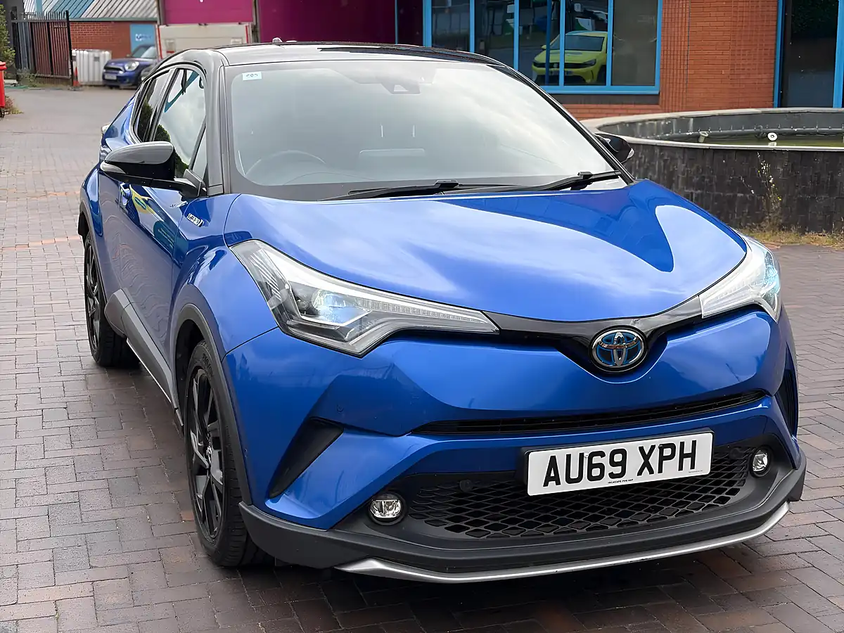 Used 2019 Toyota C-Hr Dynamic Blue - Interior and Exterior details 12