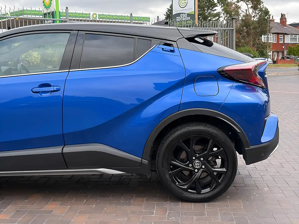 Used 2019 Toyota C-Hr Dynamic Blue - Interior and Exterior details 13
