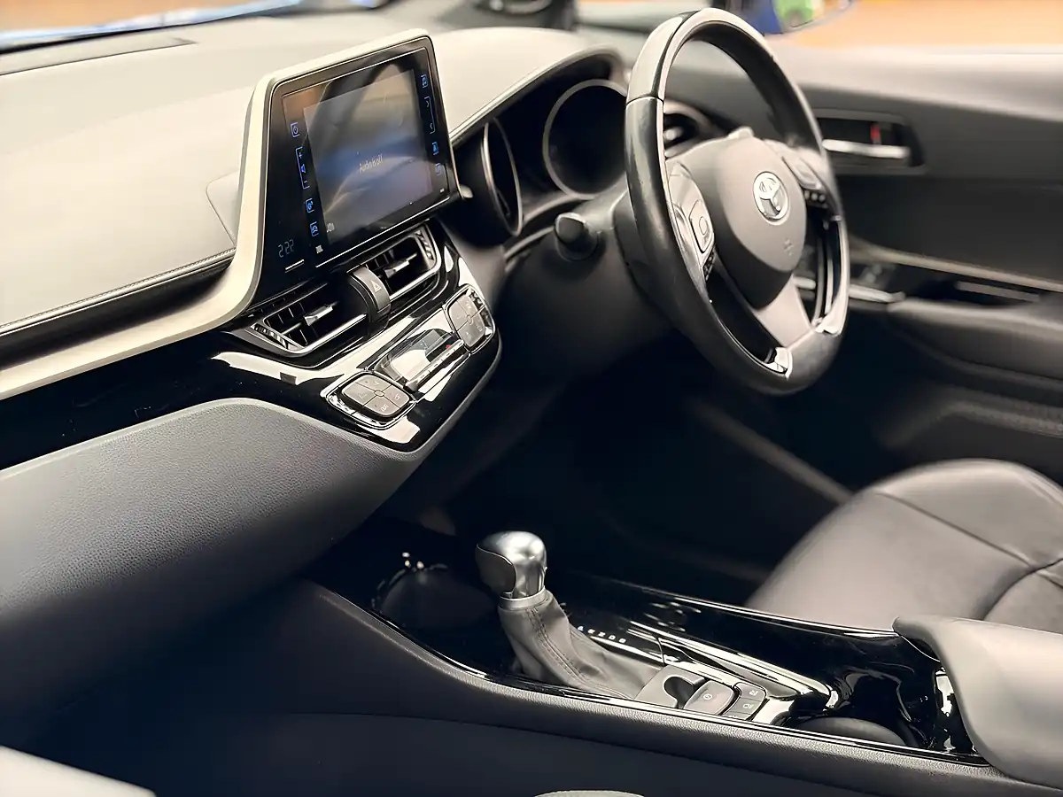 Used 2019 Toyota C-Hr Dynamic Blue - Interior and Exterior details 15