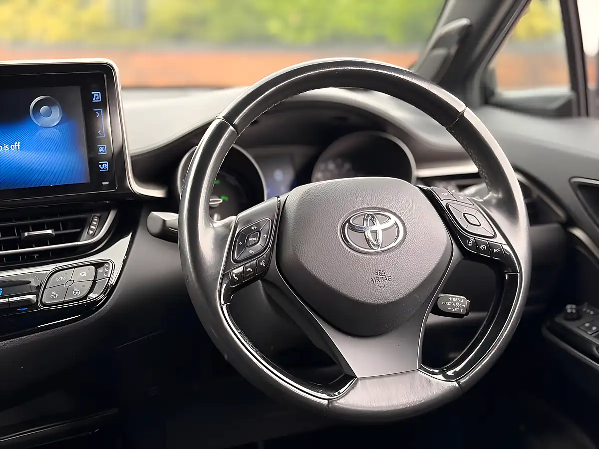 Used 2019 Toyota C-Hr Dynamic Blue - Interior and Exterior details 17