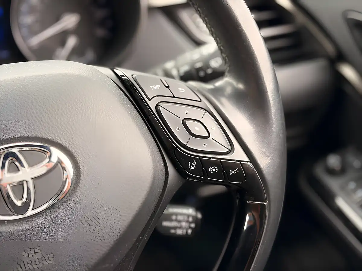 Used 2019 Toyota C-Hr Dynamic Blue - Interior and Exterior details 19