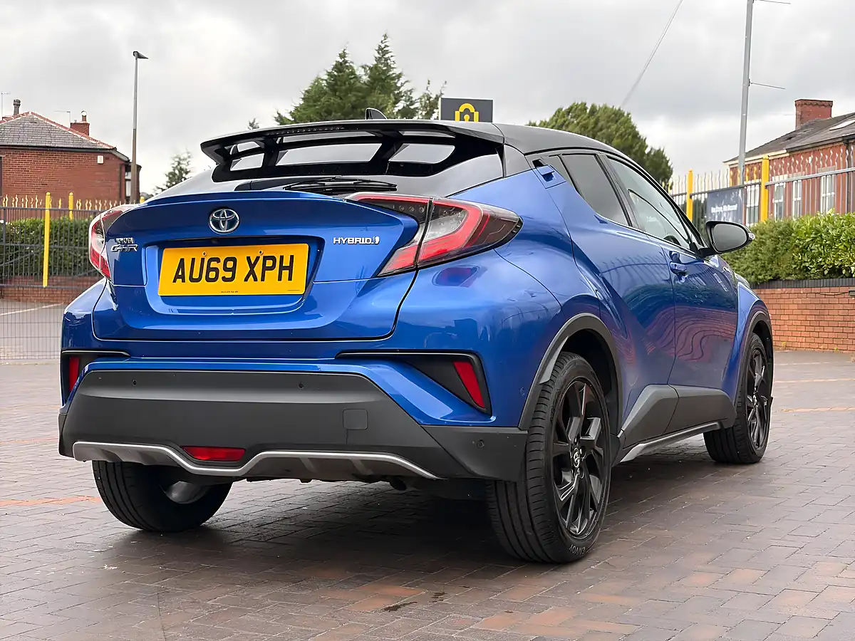 Used 2019 Toyota C-Hr Dynamic Blue - Interior and Exterior details 6