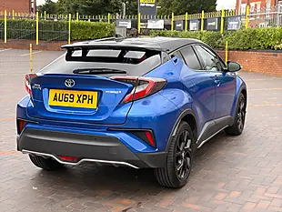 Used 2019 Toyota C-Hr Dynamic Blue - Interior and Exterior details 7