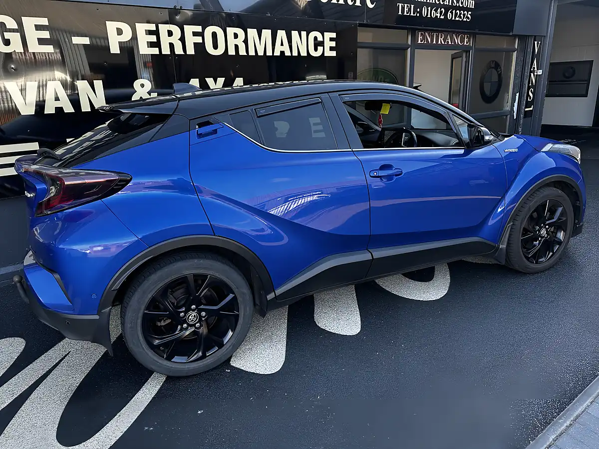 Used 2019 Toyota C-Hr Dynamic Nebula Blue - Interior and Exterior details 5