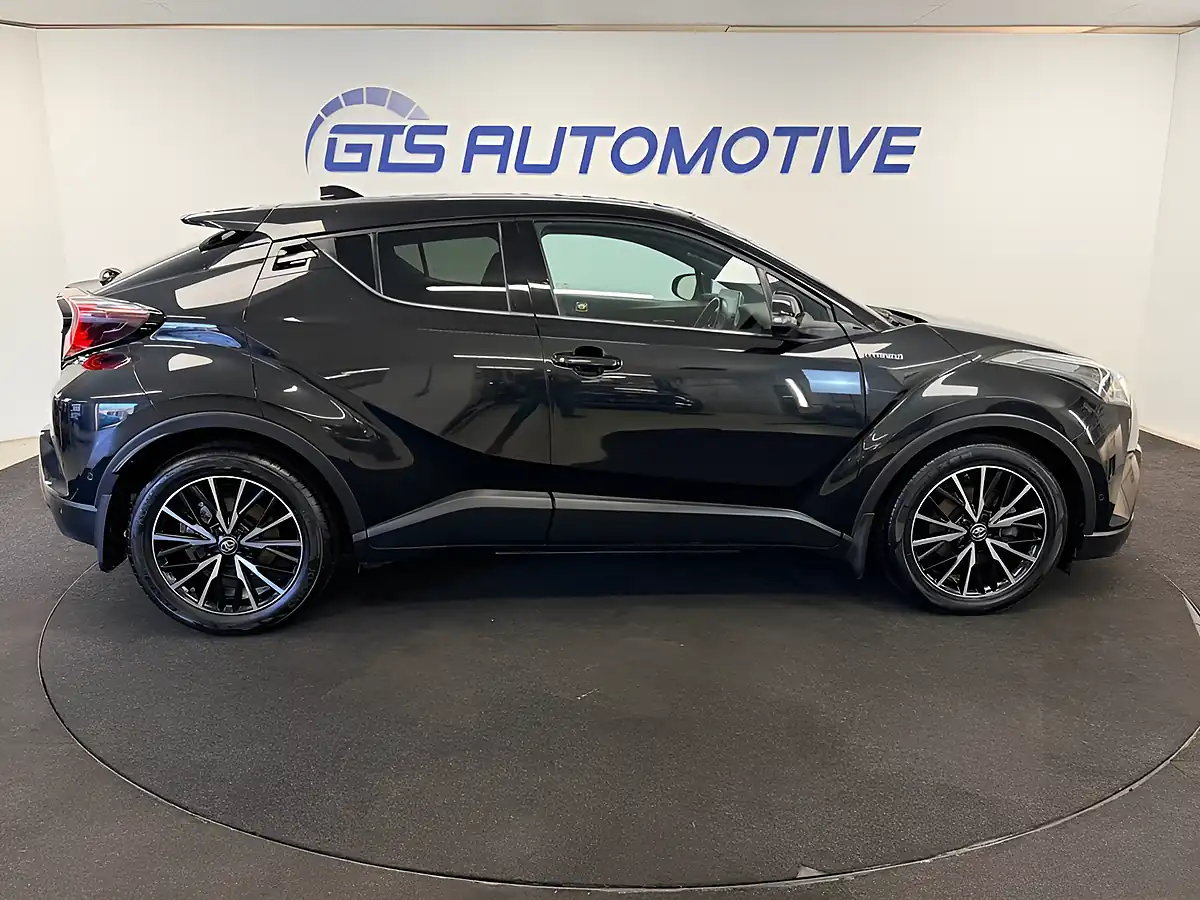 Used 2019 Toyota C-Hr Excel Eclipse Black - Interior and Exterior details 5