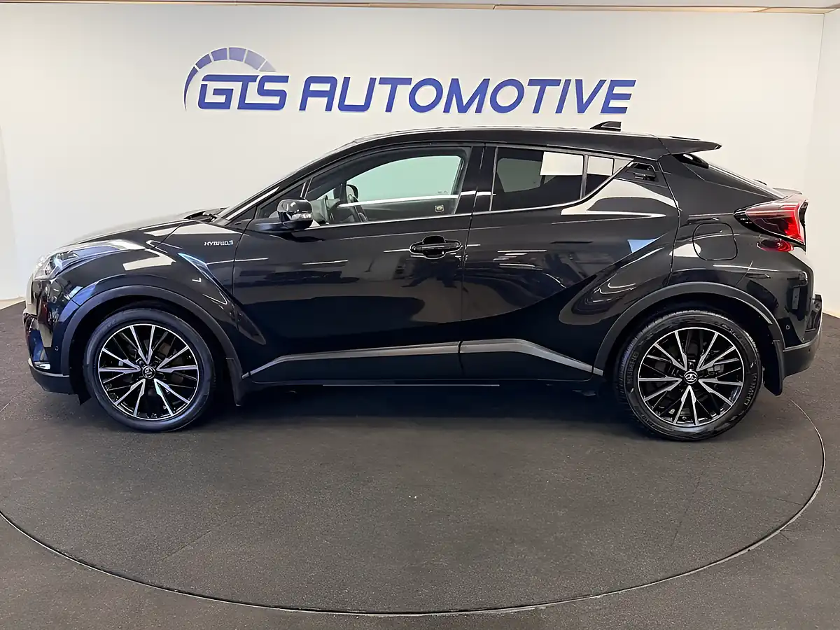 Used 2019 Toyota C-Hr Excel Eclipse Black - Interior and Exterior details 7