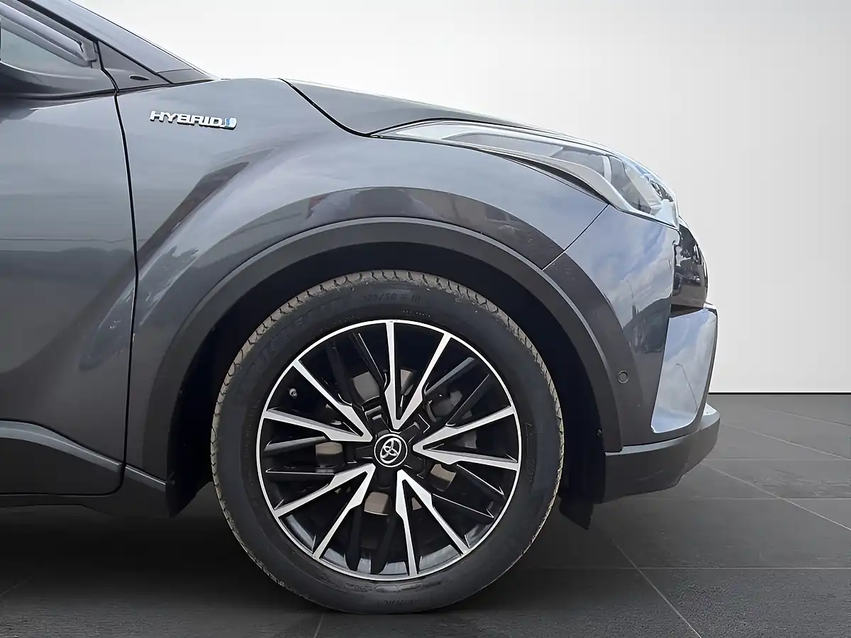Used 2019 Toyota C-Hr Excel Grey - Interior and Exterior details 13