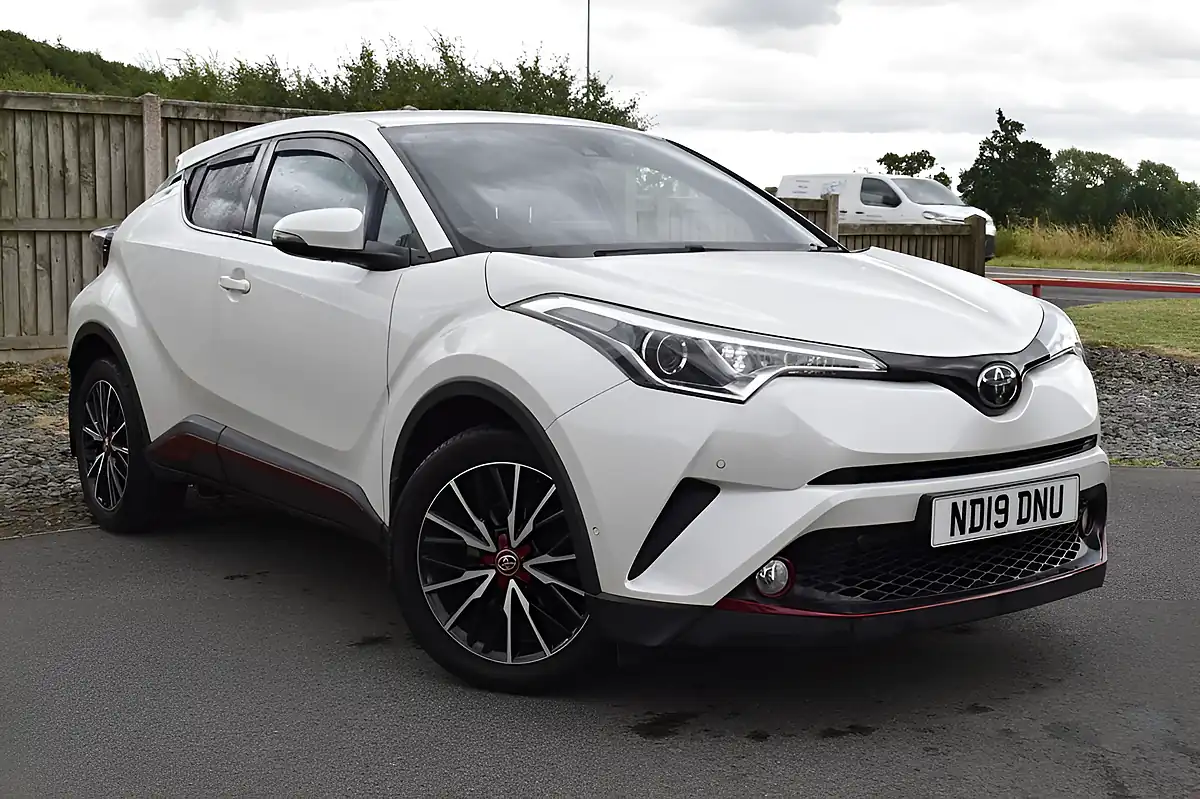 Used 2019 Toyota C-Hr Excel White - Front View