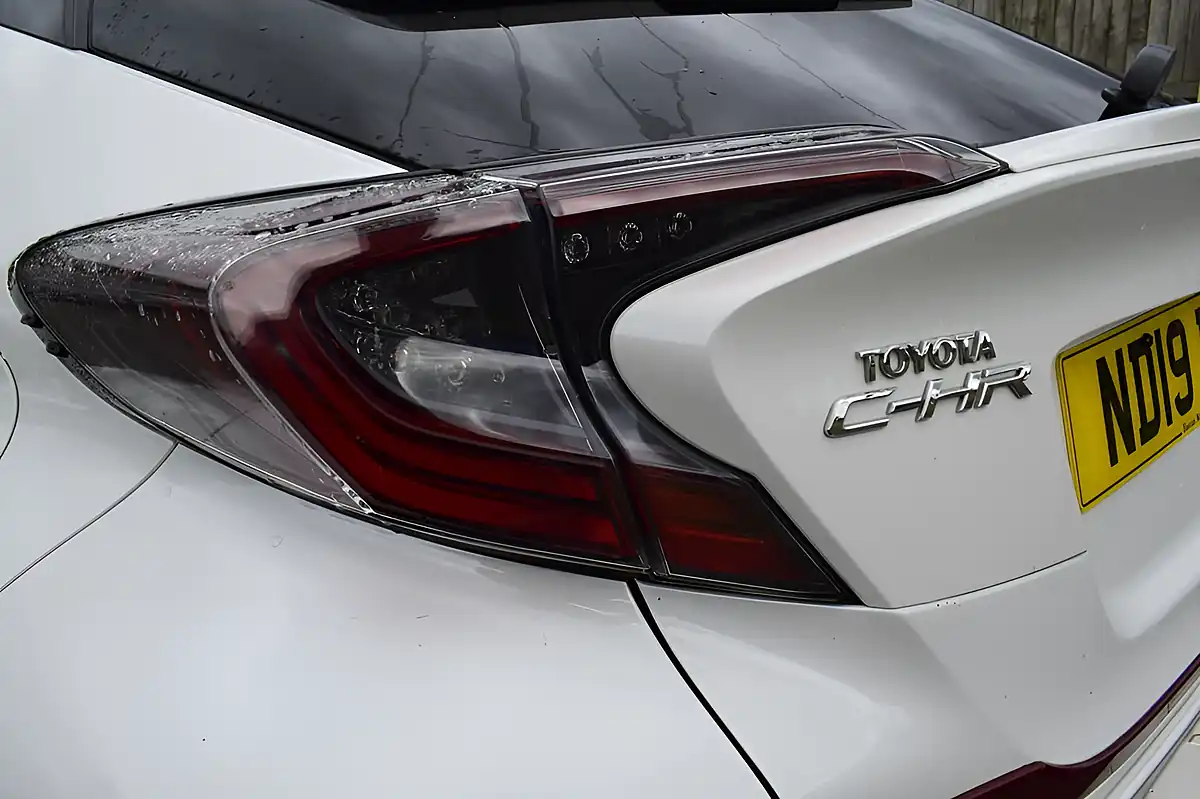 Used 2019 Toyota C-Hr Excel White - Interior and Exterior details 14