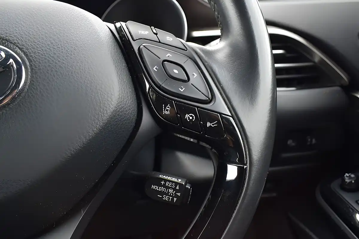 Used 2019 Toyota C-Hr Excel White - Interior and Exterior details 17