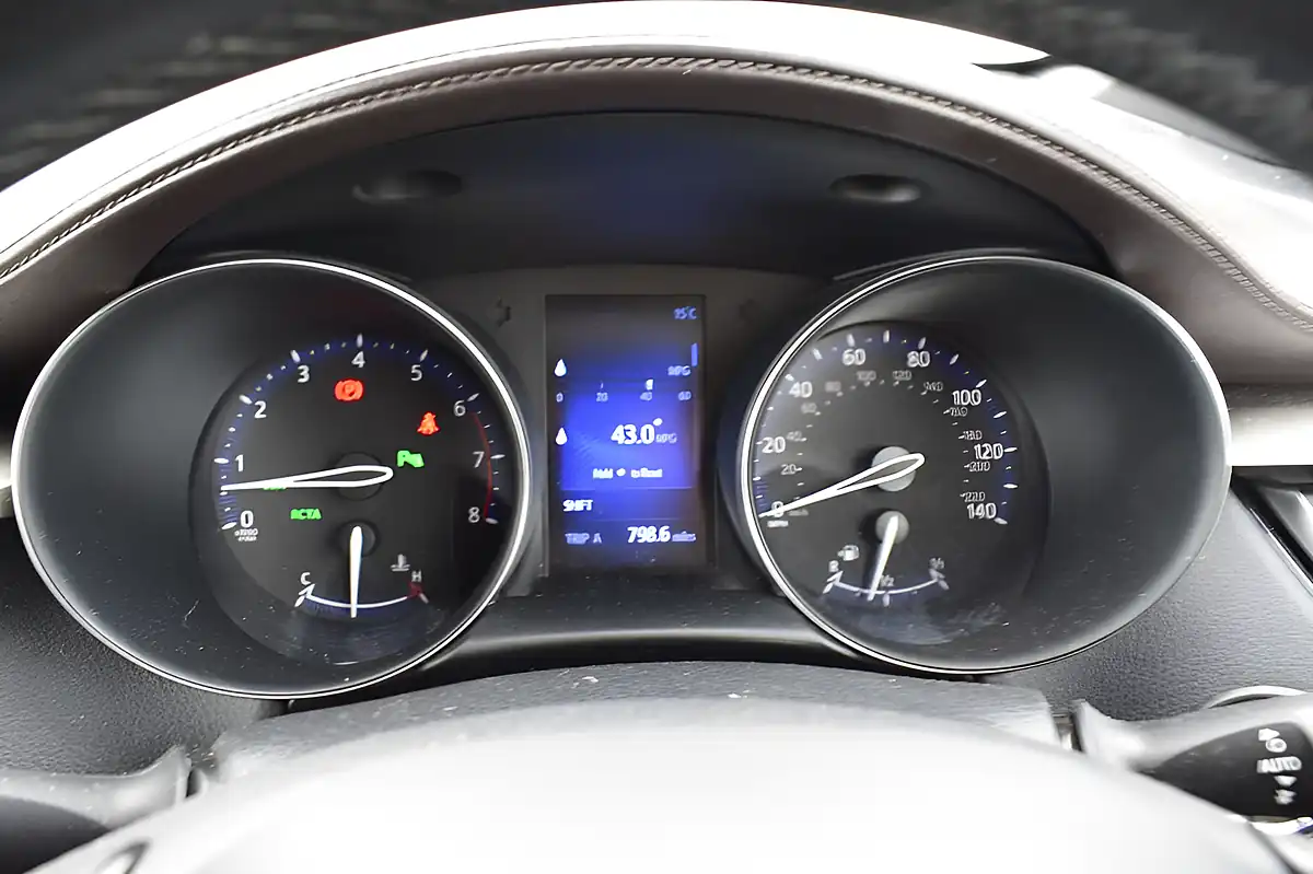 Used 2019 Toyota C-Hr Excel White - Interior and Exterior details 19