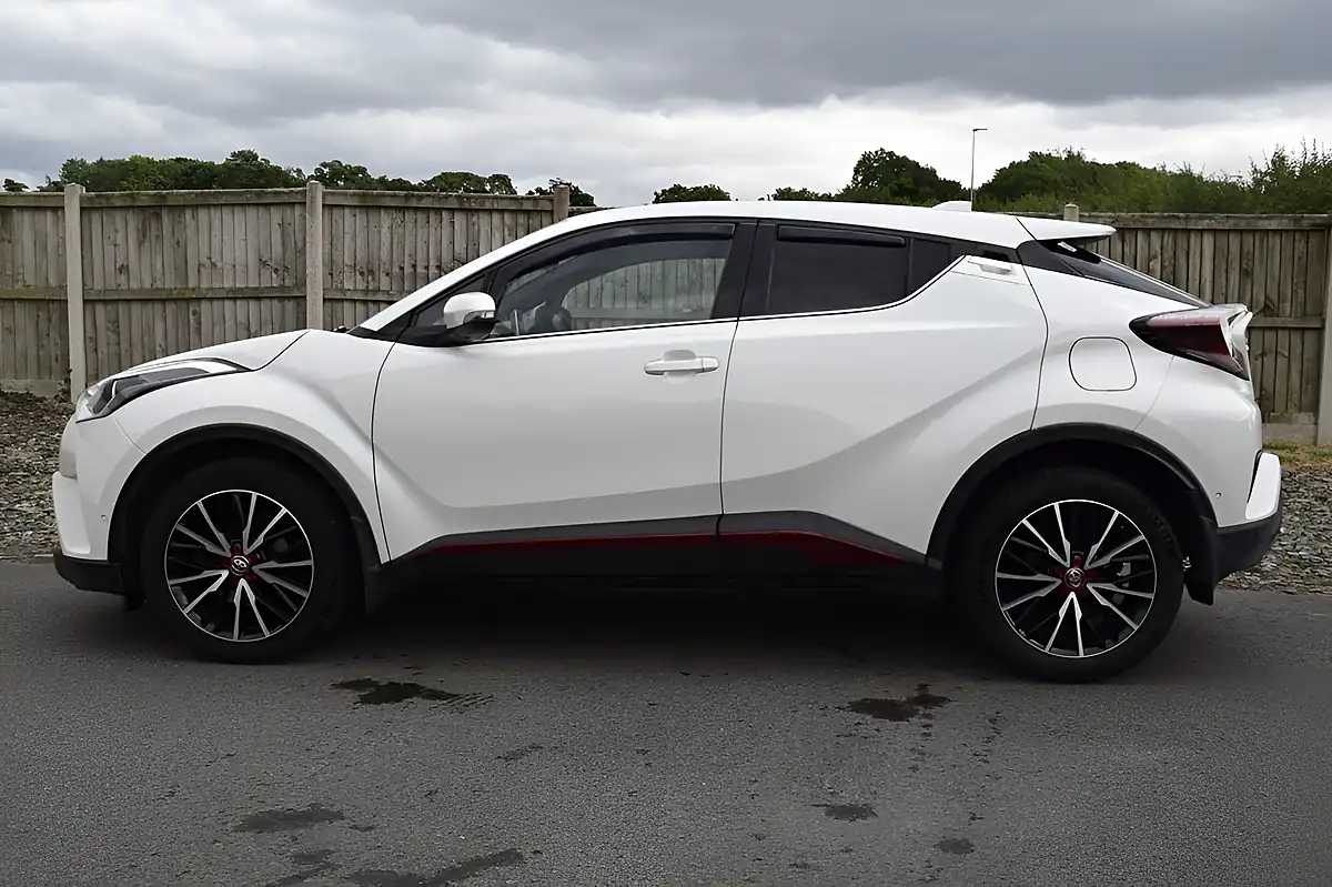 Used 2019 Toyota C-Hr Excel White - Interior and Exterior details 8