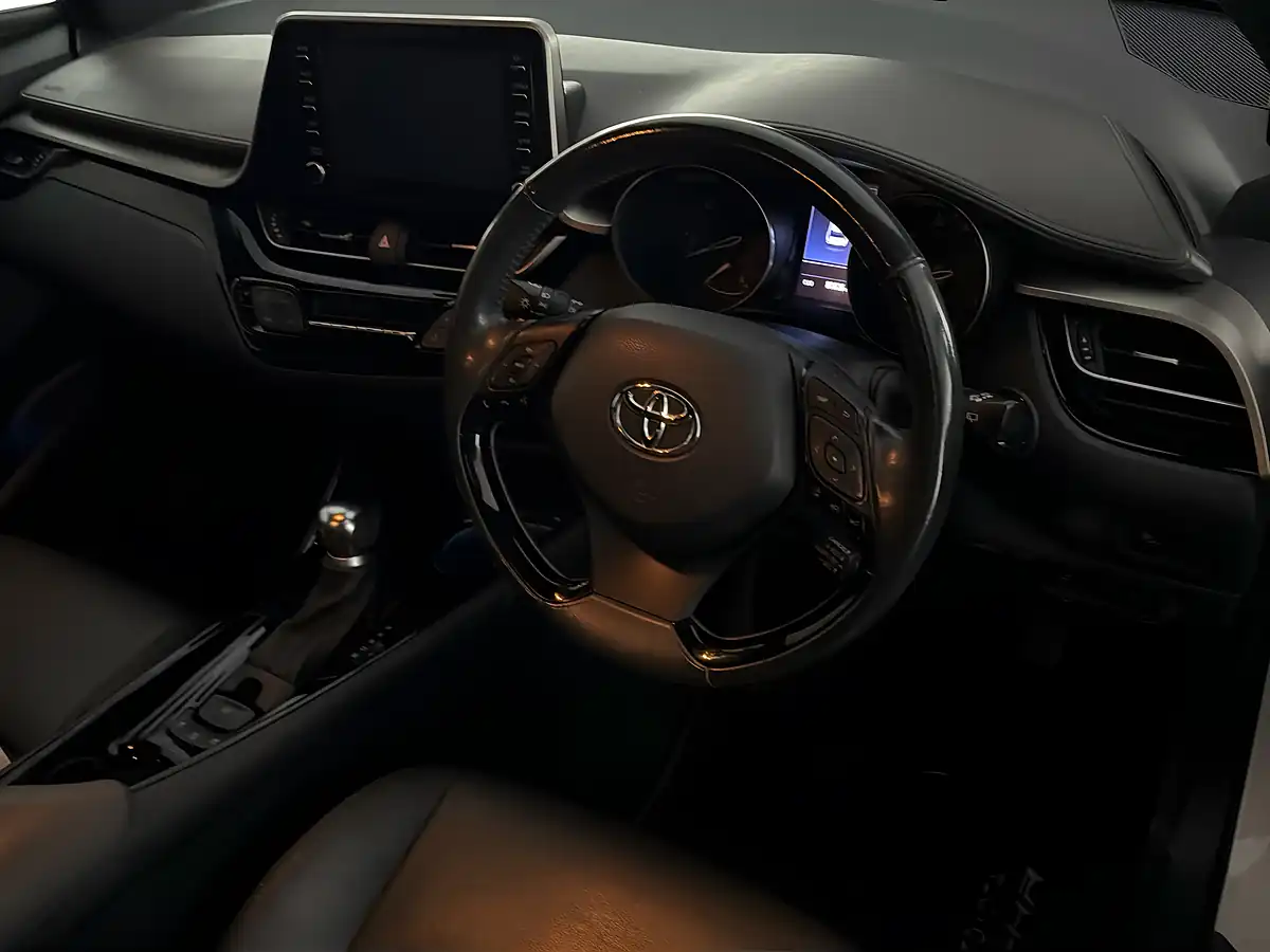 Used 2019 Toyota C-Hr Excel White - Interior and Exterior details 10
